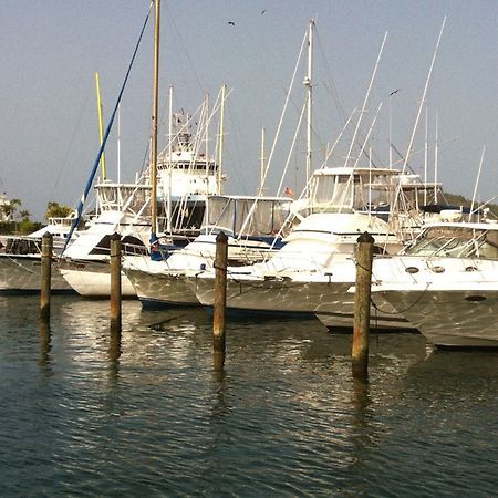 Coral Cove Marina Hotel Chaguaramas Buitenkant foto