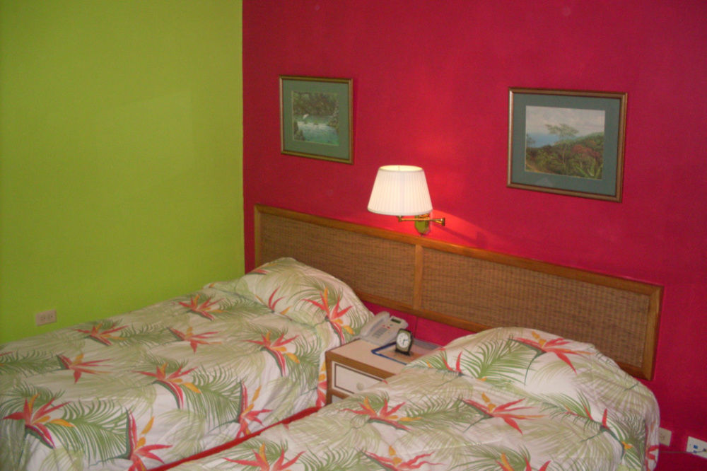 Coral Cove Marina Hotel Chaguaramas Buitenkant foto
