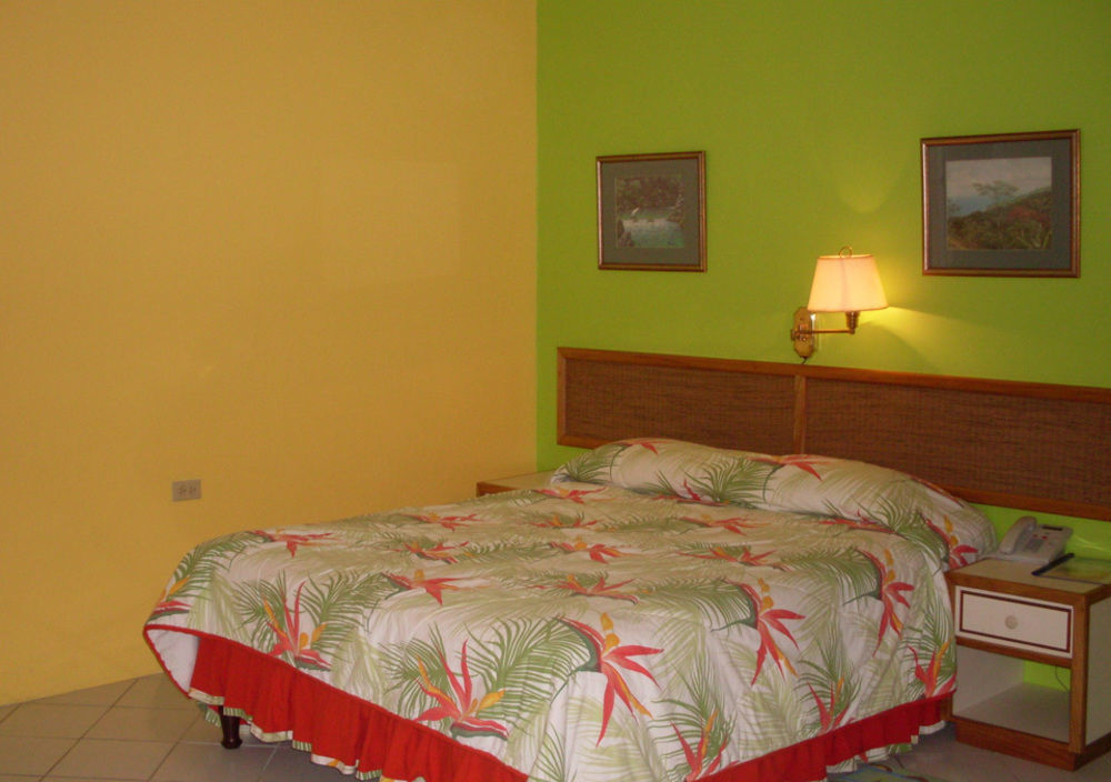 Coral Cove Marina Hotel Chaguaramas Buitenkant foto